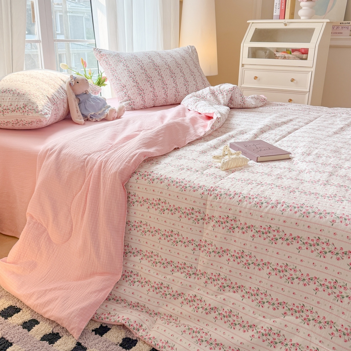 91家纺网 家纺一手货源 找家纺 温眠家纺 2026新款针织泡芙双层纱夏被四件套 蔷薇玫瑰