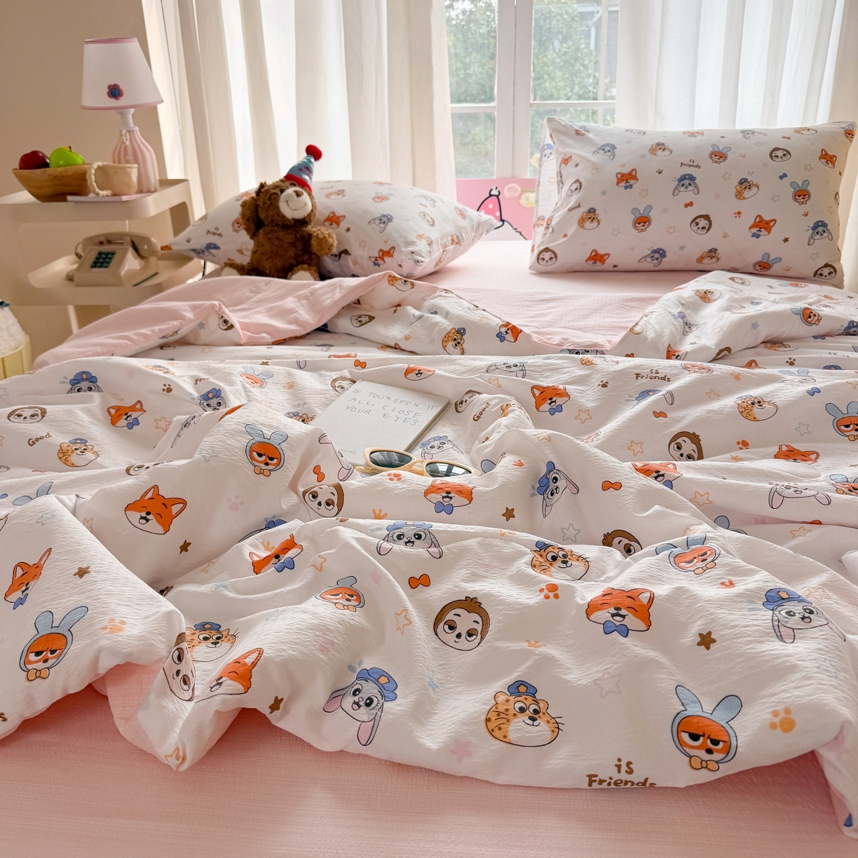 91家纺网 家纺一手货源 找家纺 温眠家纺 2026新款针织泡芙双层纱夏被四件套 萌趣伙伴