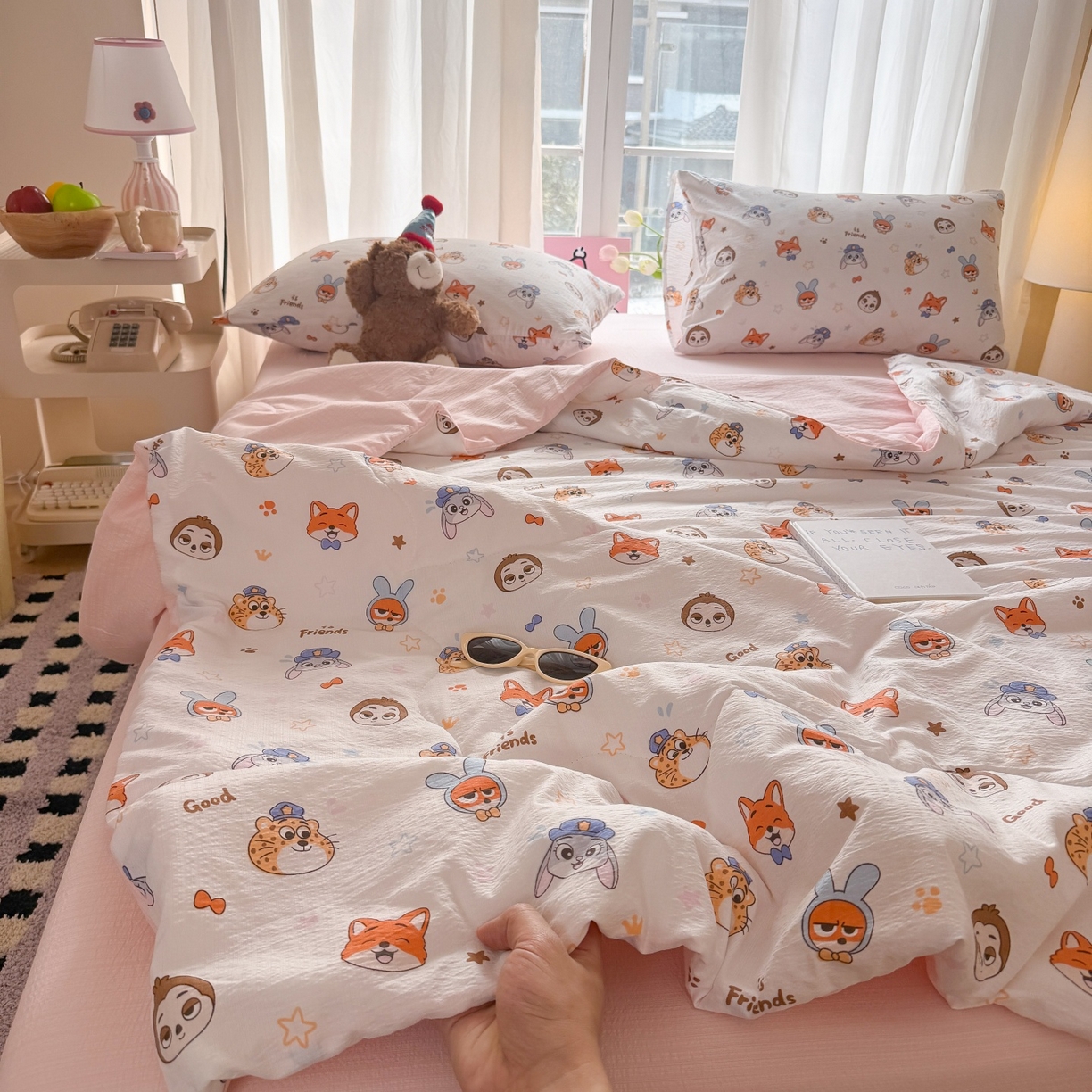 91家纺网 家纺一手货源 找家纺 温眠家纺 2026新款针织泡芙双层纱夏被四件套 萌趣伙伴