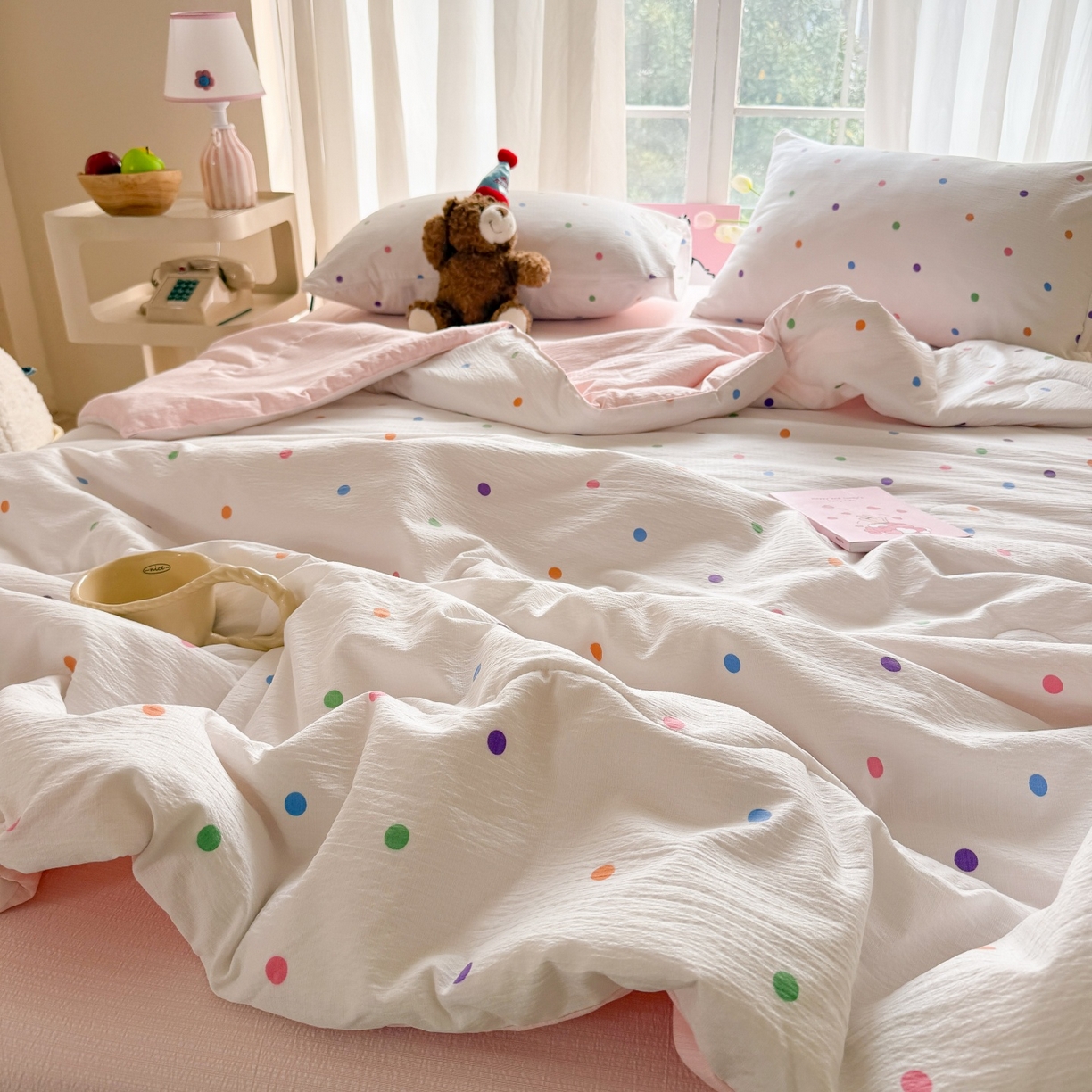 91家纺网 家纺一手货源 找家纺 温眠家纺 2026新款针织泡芙双层纱夏被四件套 彩虹小波点