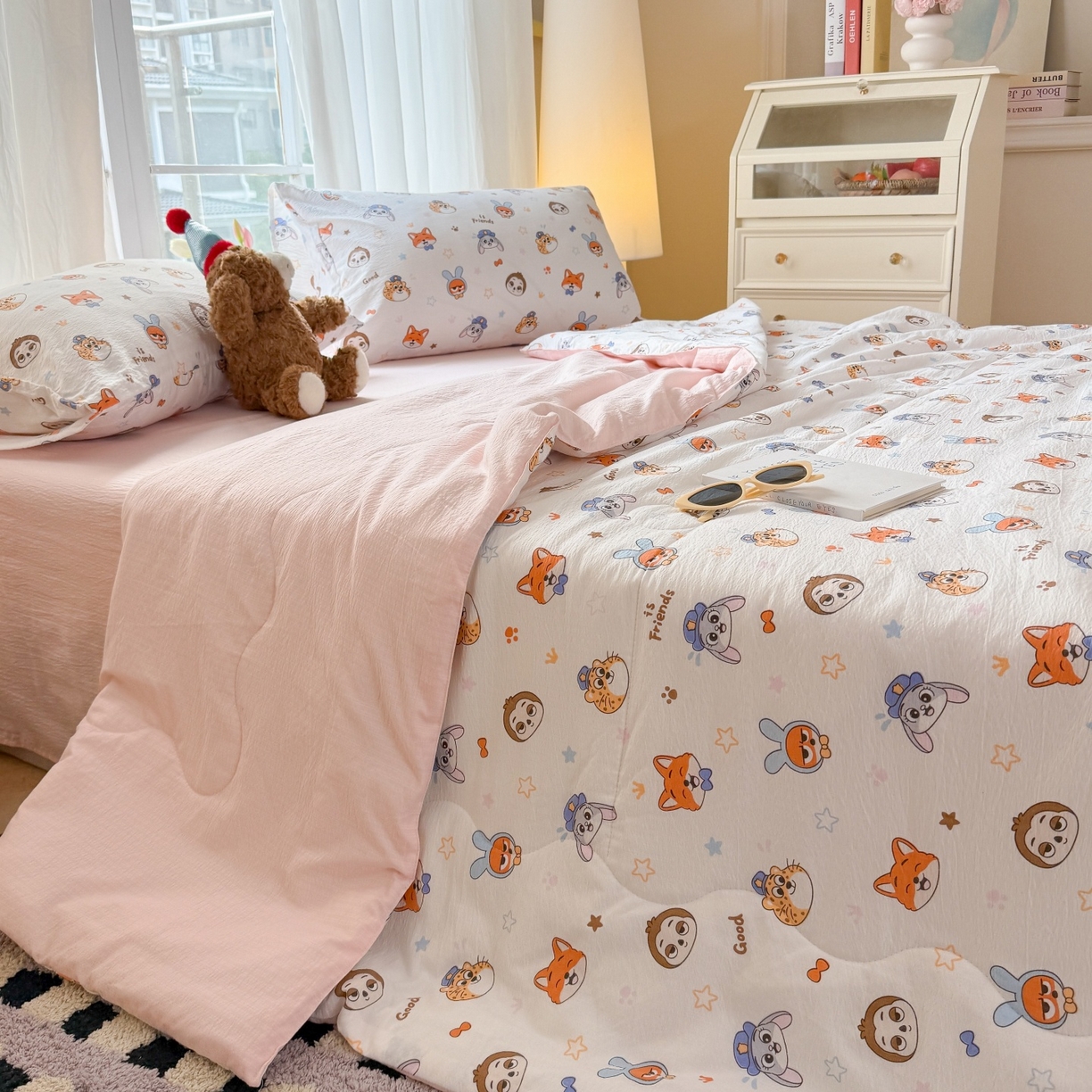 91家纺网 家纺一手货源 找家纺 温眠家纺 2026新款针织泡芙双层纱夏被四件套 萌趣伙伴