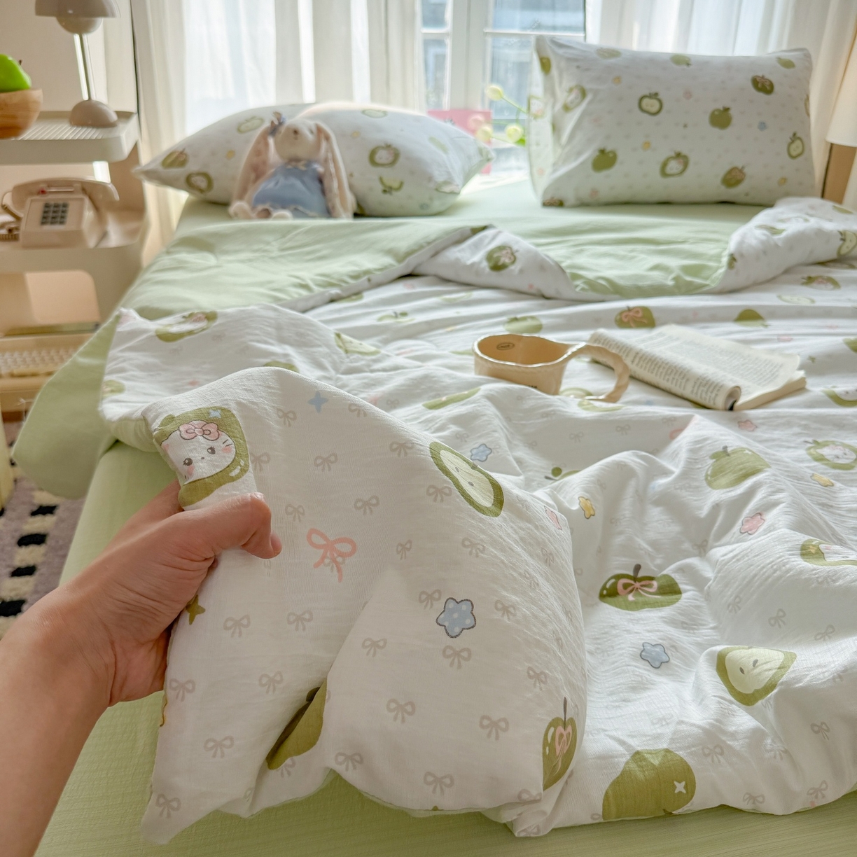 91家纺网 家纺一手货源 找家纺 温眠家纺 2026新款针织泡芙双层纱夏被四件套 甜果乐园