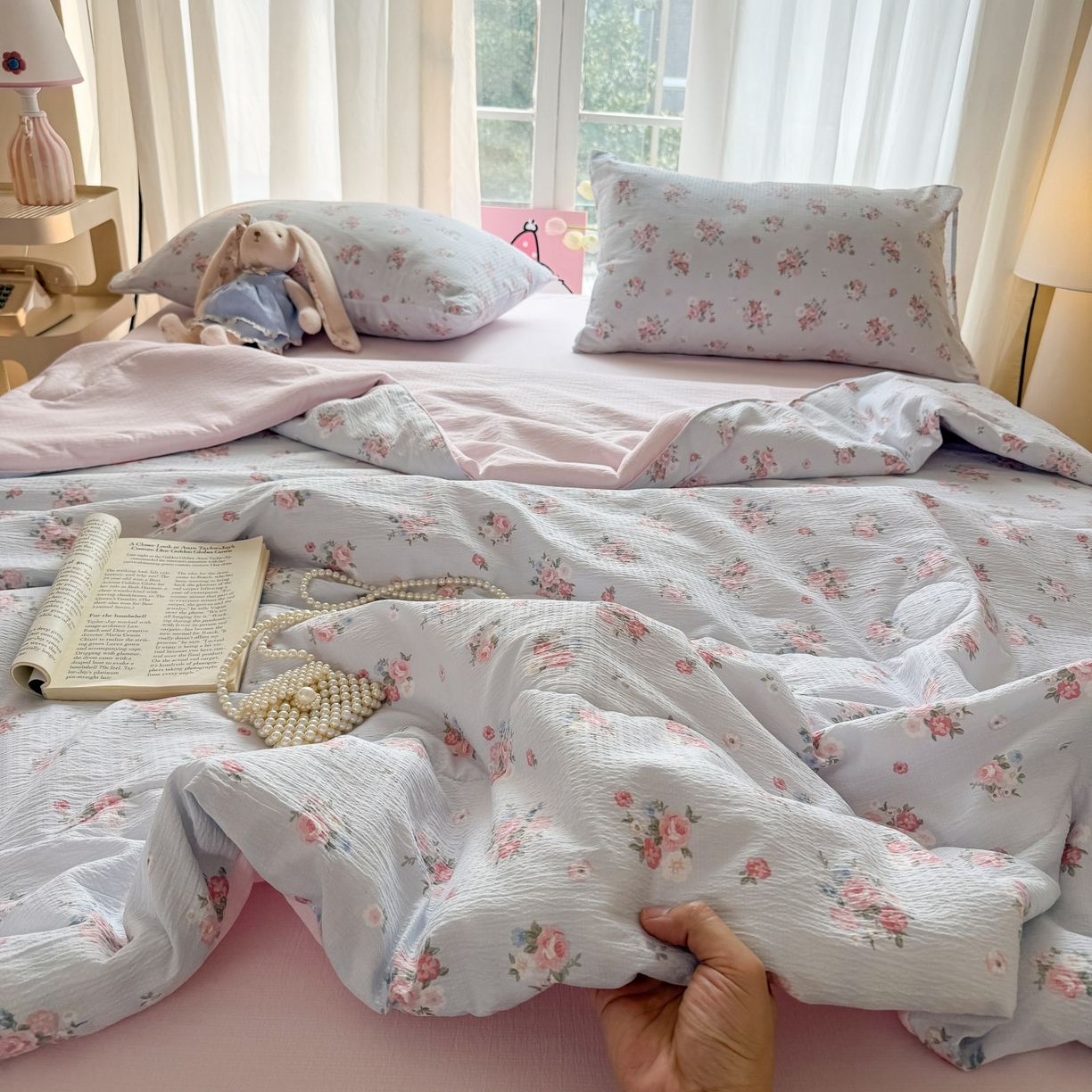 91家纺网 家纺一手货源 找家纺 温眠家纺 2026新款针织泡芙双层纱夏被四件套 青野玫瑰