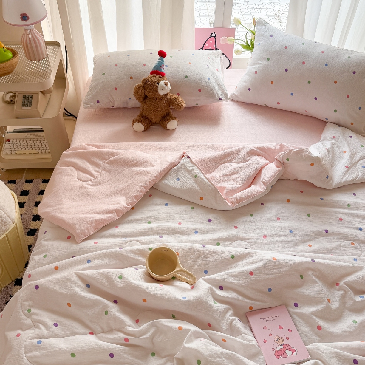 91家纺网 家纺一手货源 找家纺 温眠家纺 2026新款针织泡芙双层纱夏被四件套 彩虹小波点