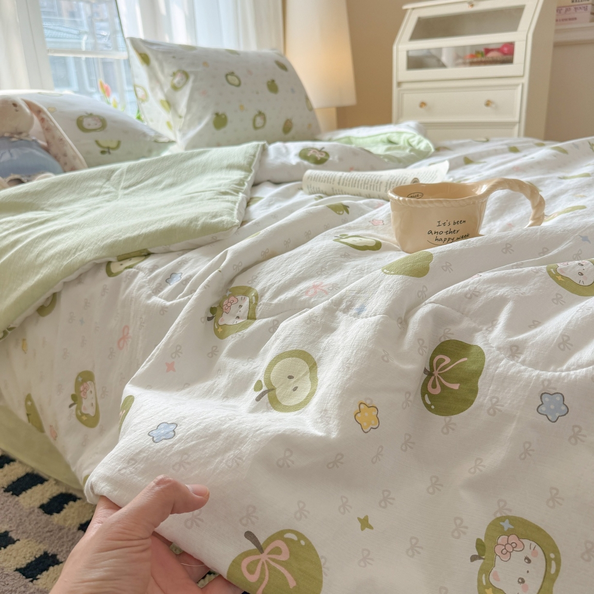 91家纺网 家纺一手货源 找家纺 温眠家纺 2026新款针织泡芙双层纱夏被四件套 甜果乐园