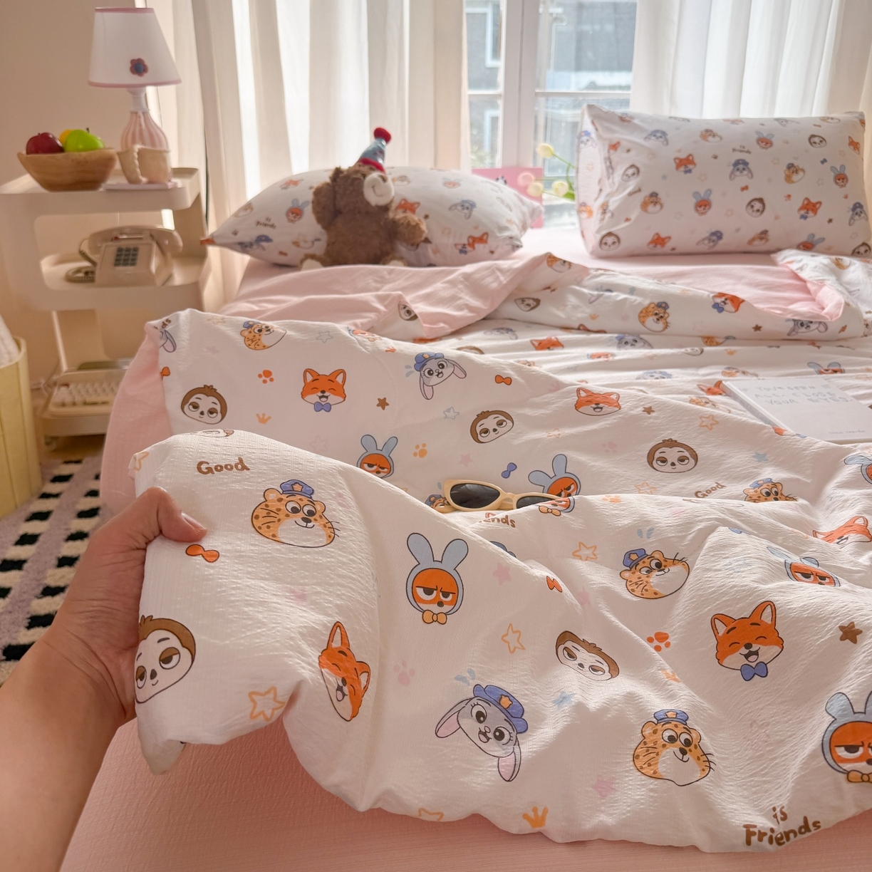 91家纺网 家纺一手货源 找家纺 温眠家纺 2026新款针织泡芙双层纱夏被四件套 萌趣伙伴