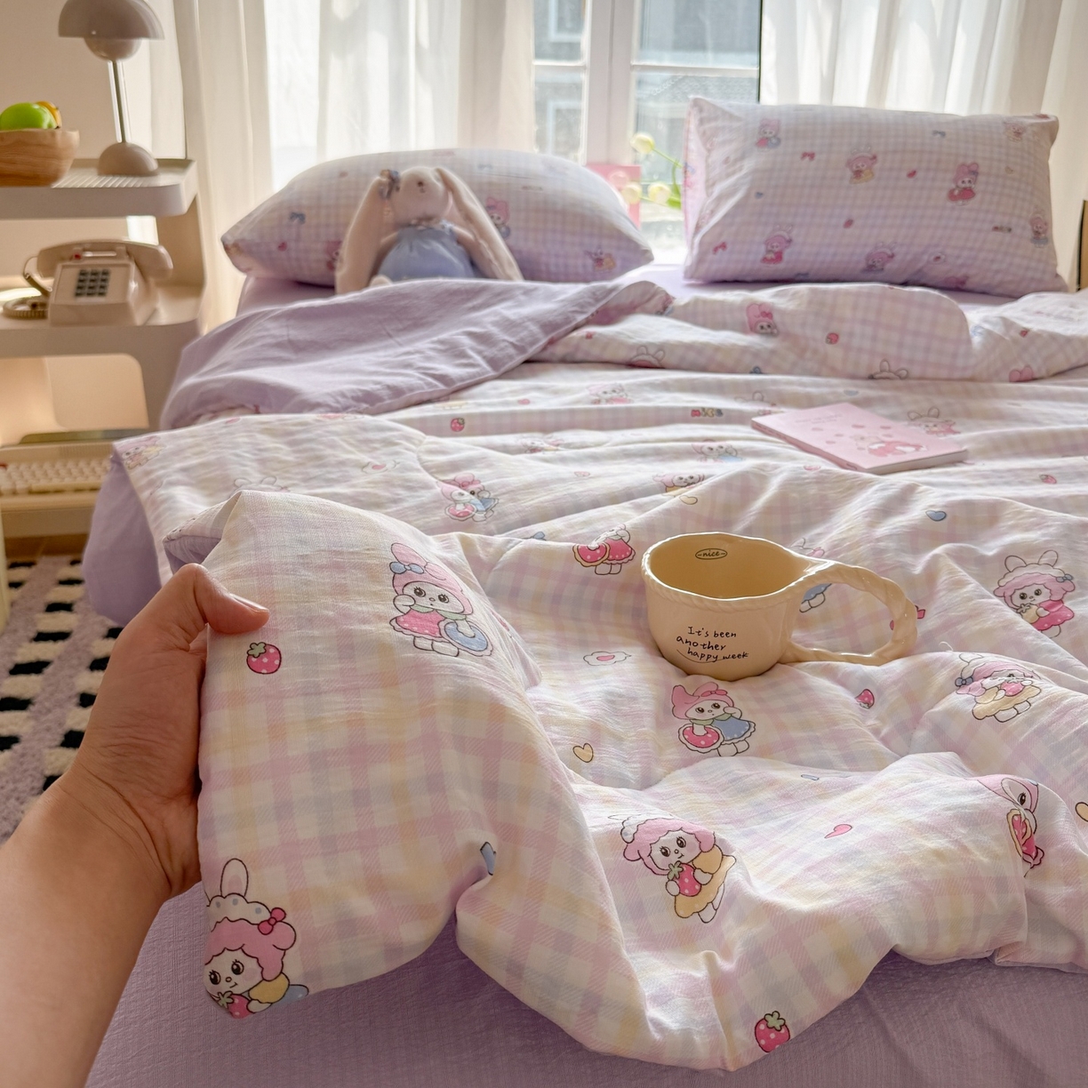 91家纺网 家纺一手货源 找家纺 温眠家纺 2026新款针织泡芙双层纱夏被四件套 甜梦格