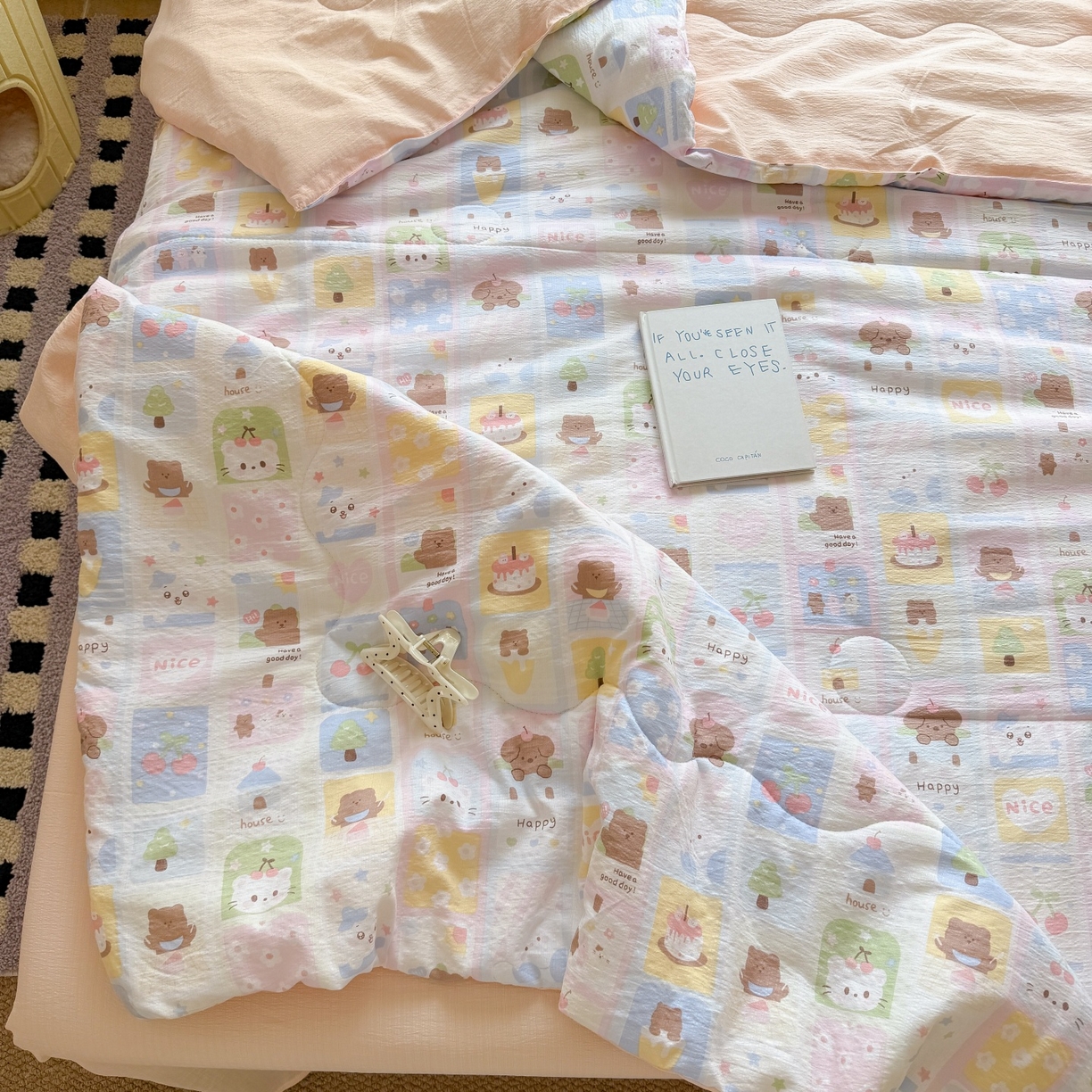 91家纺网 家纺一手货源 找家纺 温眠家纺 2026新款针织泡芙双层纱夏被四件套 小熊日记