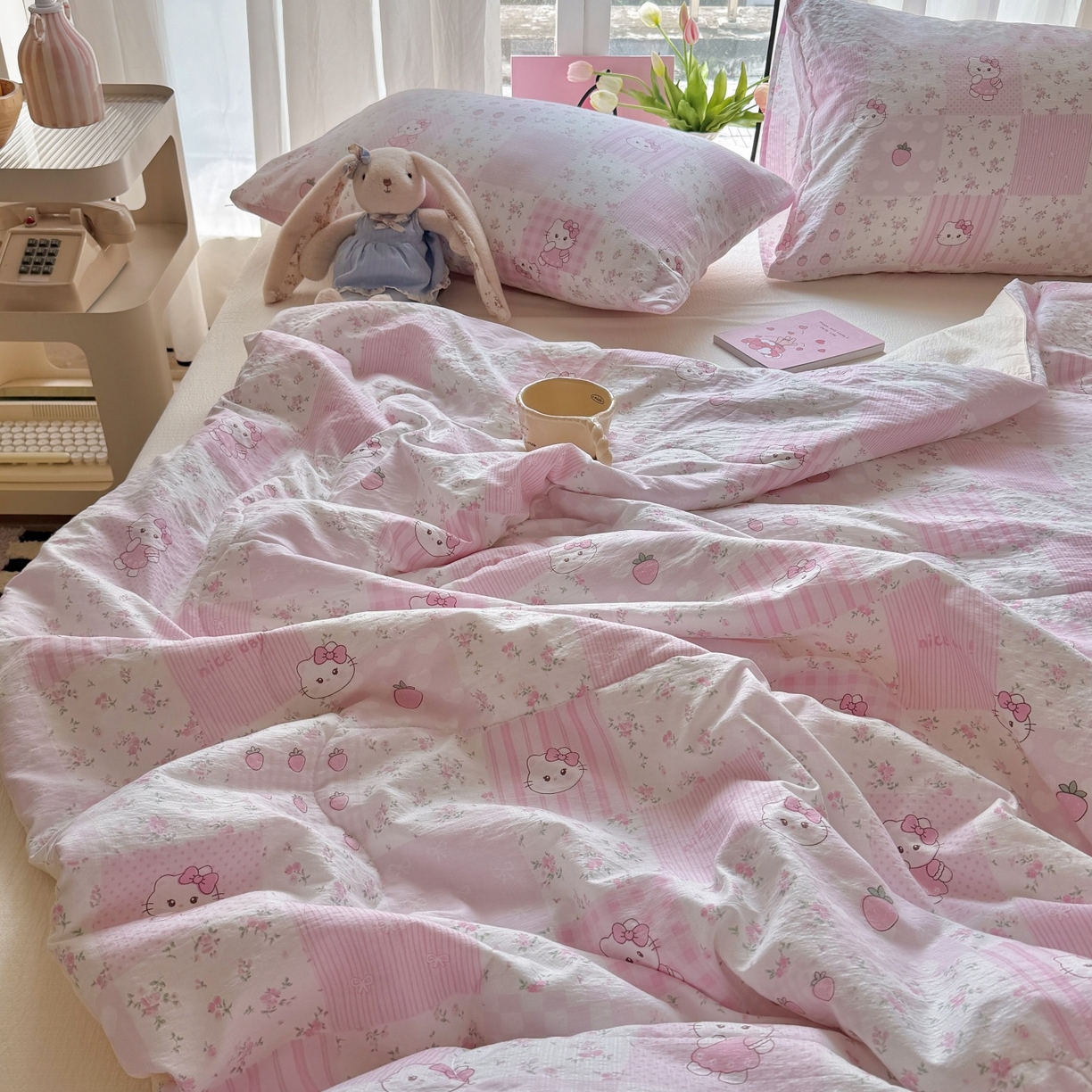 91家纺网 家纺一手货源 找家纺 温眠家纺 2026新款针织泡芙双层纱夏被四件套 花田猫咪