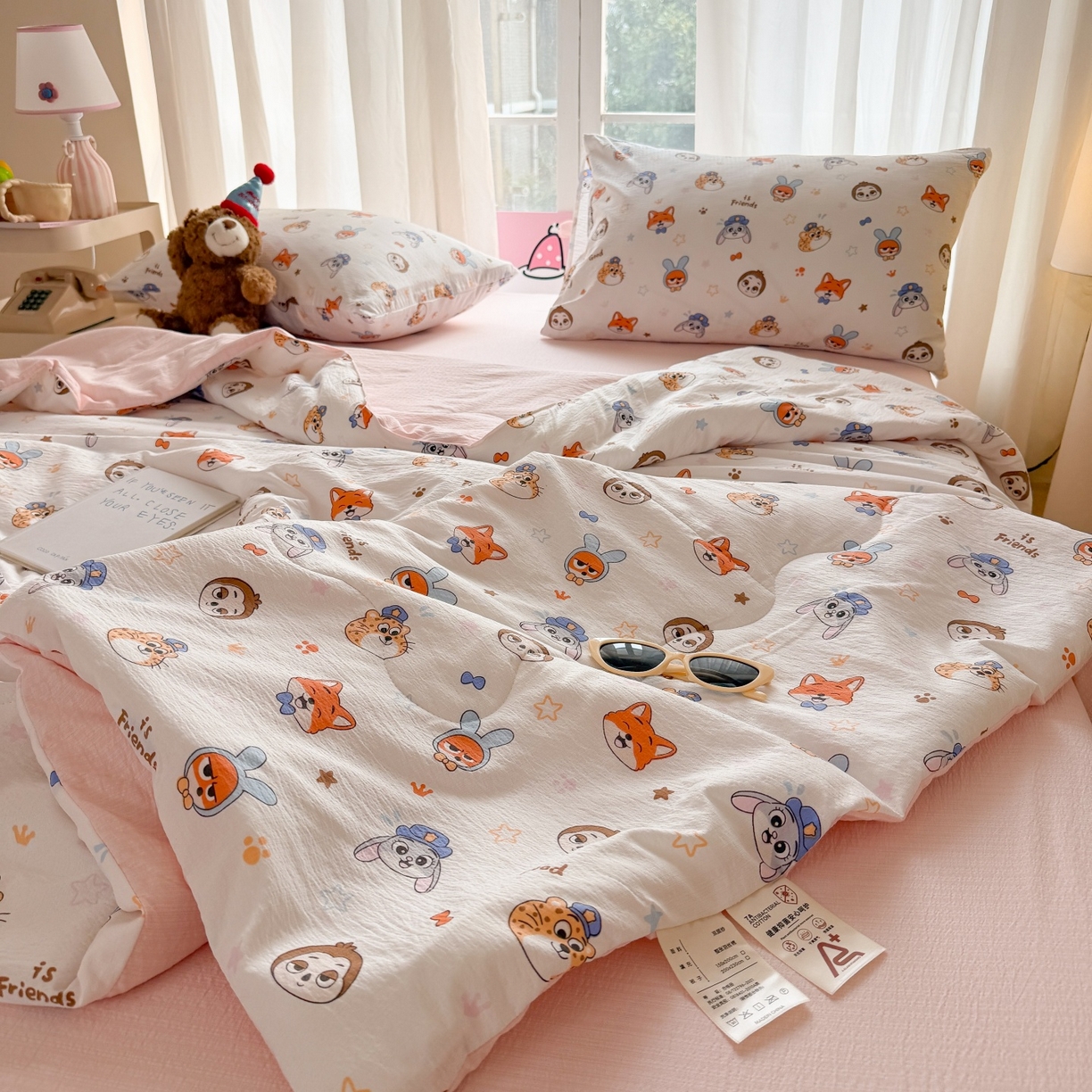 91家纺网 家纺一手货源 找家纺 温眠家纺 2026新款针织泡芙双层纱夏被四件套 萌趣伙伴