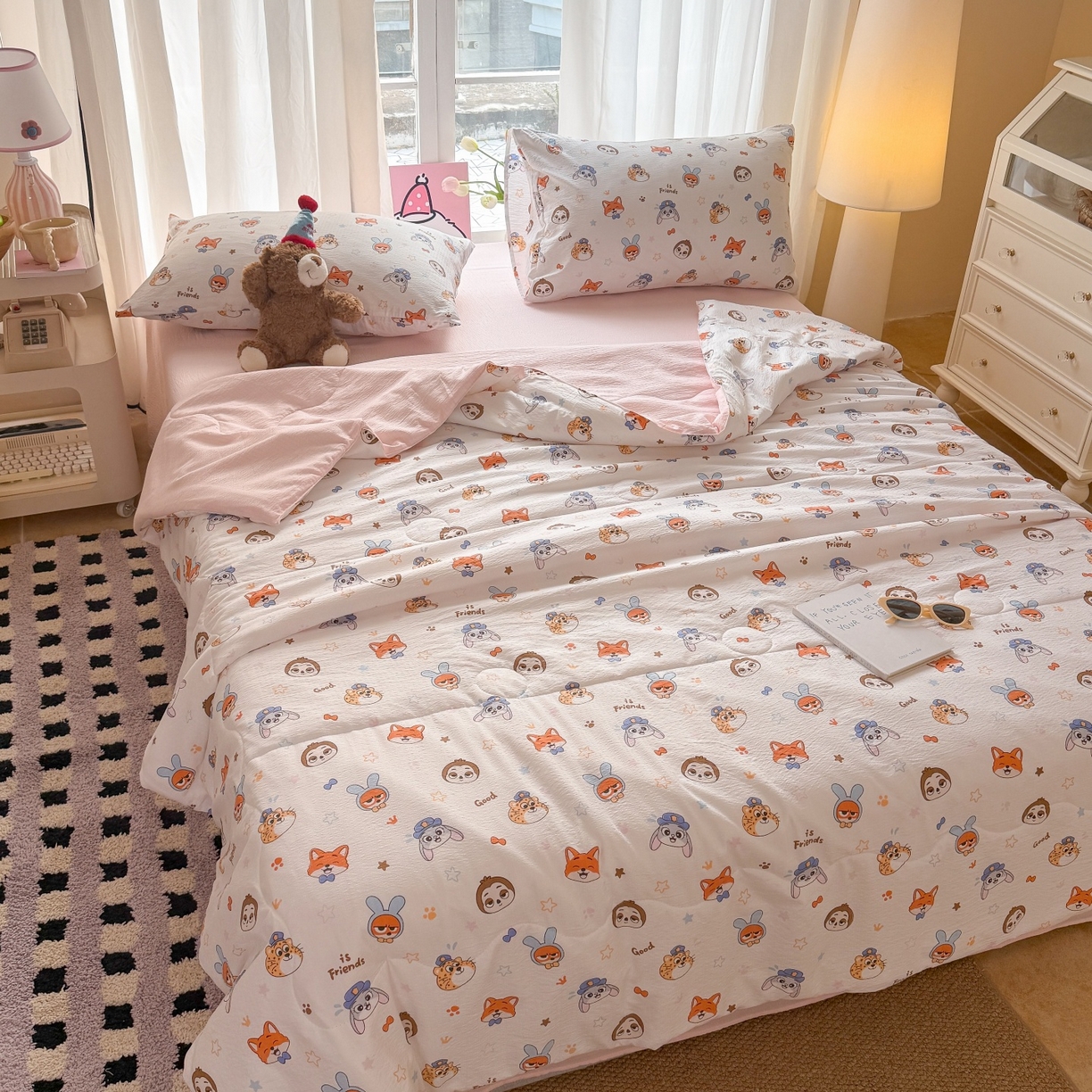 91家纺网 家纺一手货源 找家纺 温眠家纺 2026新款针织泡芙双层纱夏被四件套 萌趣伙伴