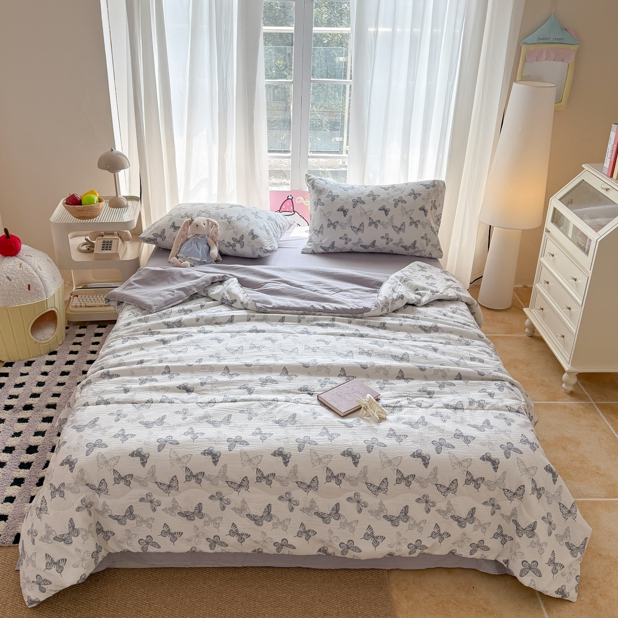 91家纺网 家纺一手货源 找家纺 温眠家纺 2026新款针织泡芙双层纱夏被四件套 墨蝶