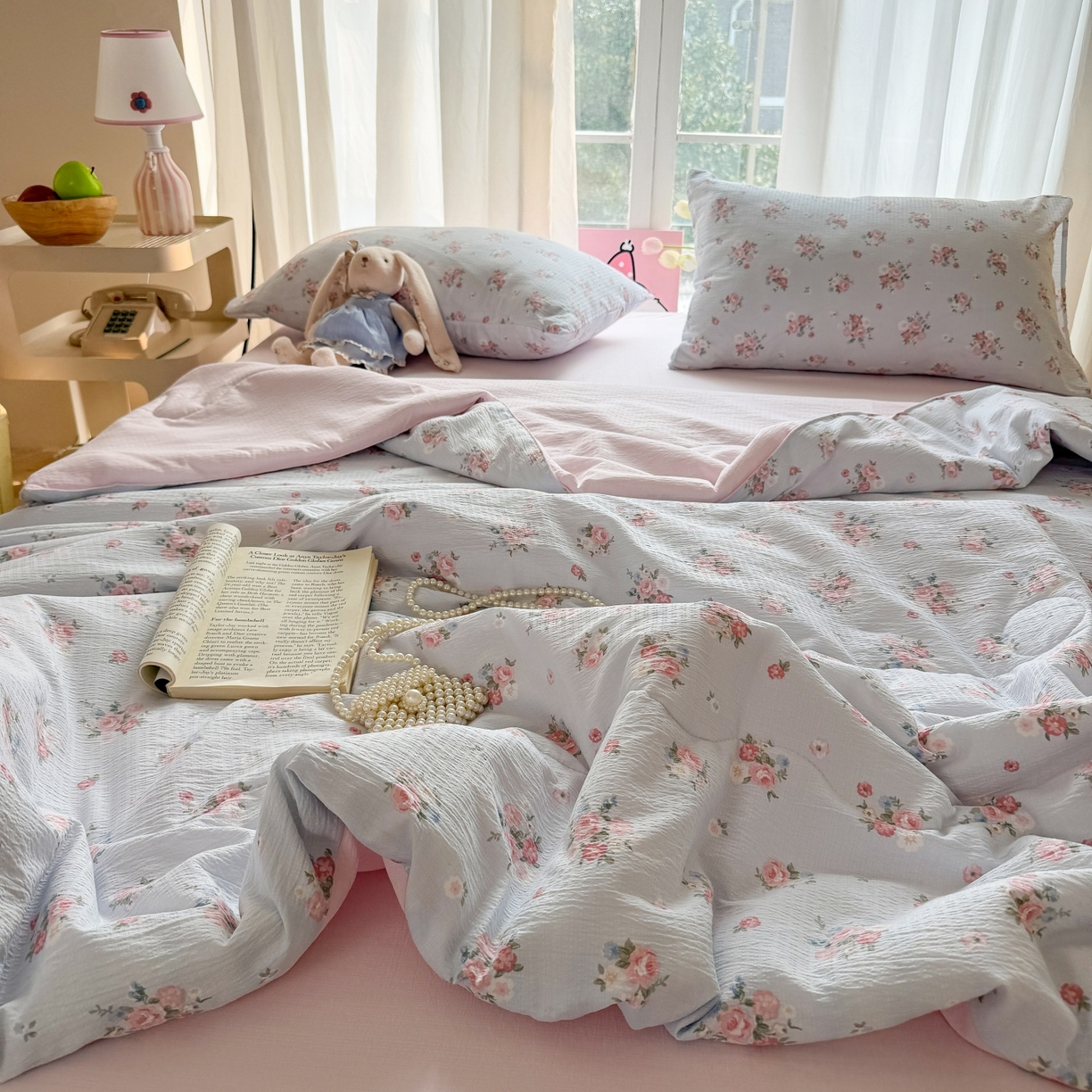 91家纺网 家纺一手货源 找家纺 温眠家纺 2026新款针织泡芙双层纱夏被四件套 青野玫瑰