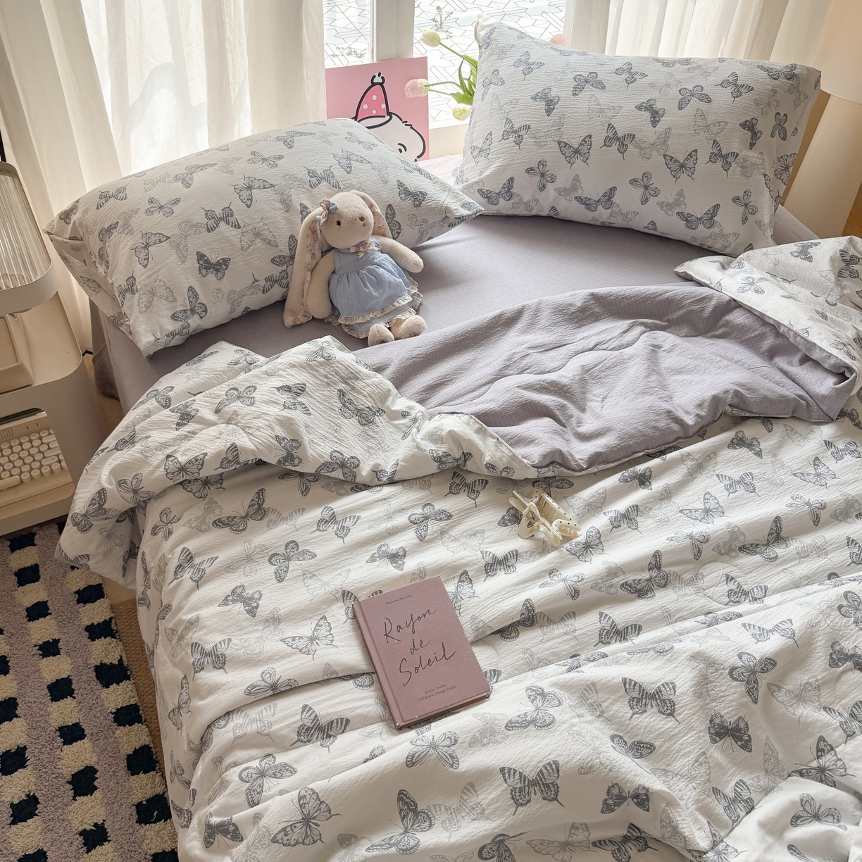 91家纺网 家纺一手货源 找家纺 温眠家纺 2026新款针织泡芙双层纱夏被四件套 墨蝶