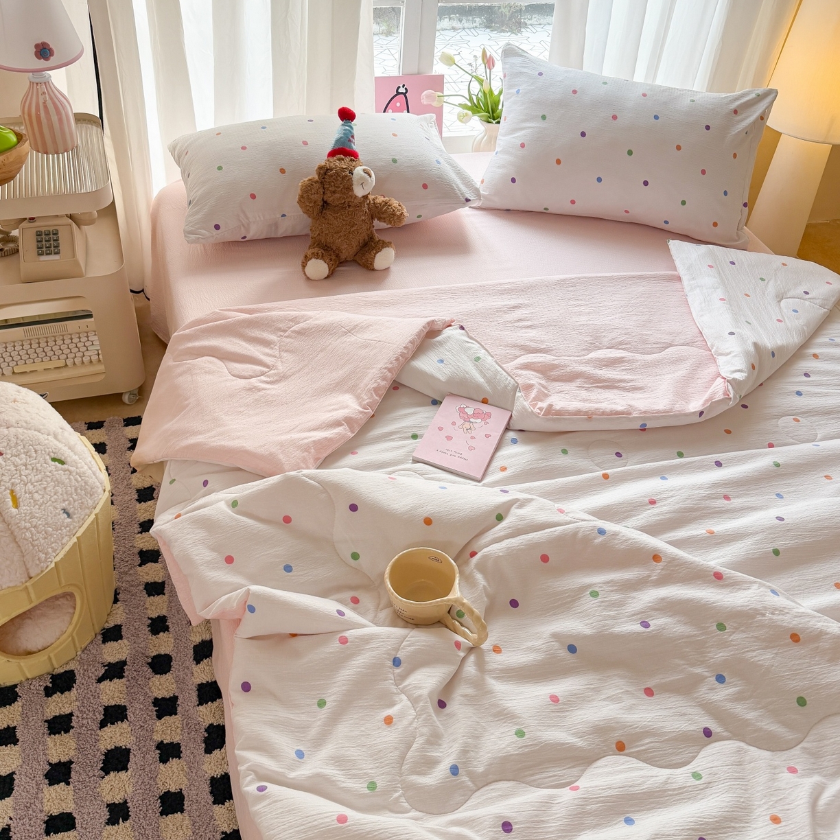 91家纺网 家纺一手货源 找家纺 温眠家纺 2026新款针织泡芙双层纱夏被四件套 彩虹小波点