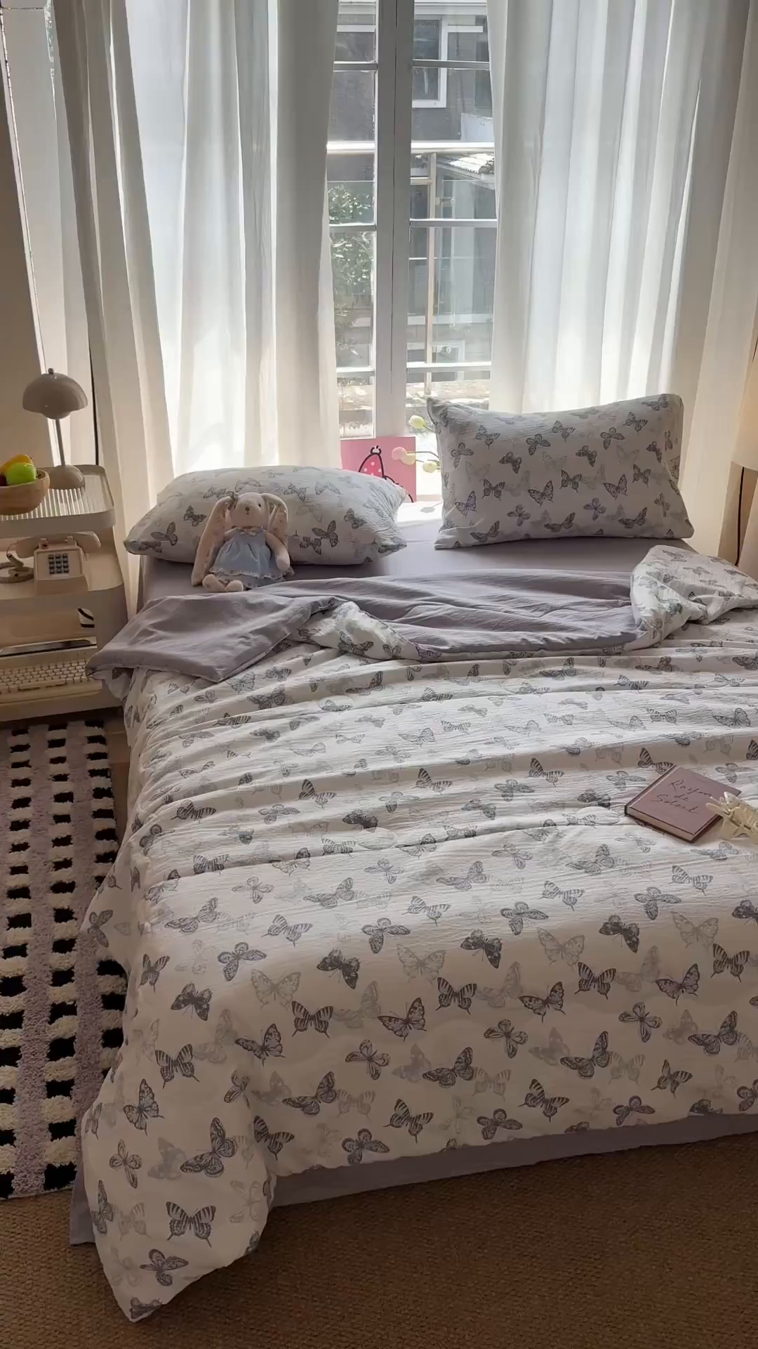 91家纺网 家纺一手货源 找家纺 温眠家纺 2026新款针织泡芙双层纱夏被四件套 墨蝶