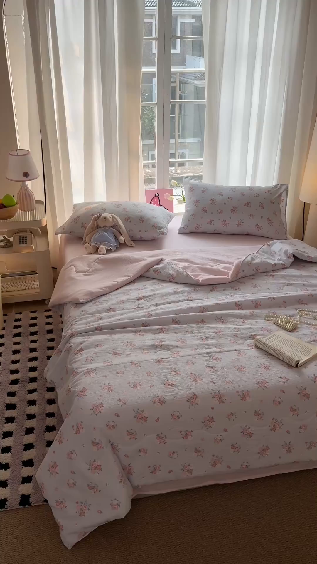 91家纺网 家纺一手货源 找家纺 温眠家纺 2026新款针织泡芙双层纱夏被四件套 青野玫瑰