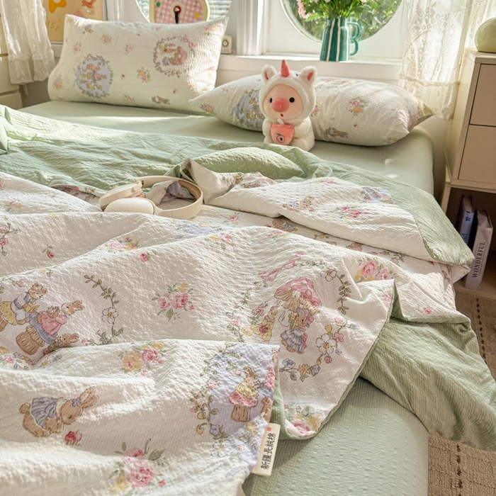91家纺网 家纺一手货源 找家纺 小桃姐家纺 2026新款泡芙棉双层纱夏被空调被四件套小清新泡泡纱夏被卡通夏凉被空调被 童话