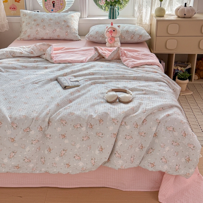 91家纺网 家纺一手货源 找家纺 小桃姐家纺 2026新款泡芙棉双层纱夏被空调被四件套小清新泡泡纱夏被卡通夏凉被空调被 晚风