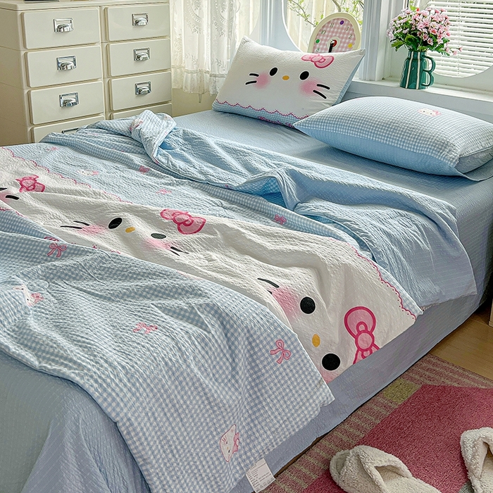 91家纺网 家纺一手货源 找家纺 小桃姐家纺 2026新款泡芙棉双层纱夏被空调被四件套小清新泡泡纱夏被卡通夏凉被空调被 蓝格Kitty