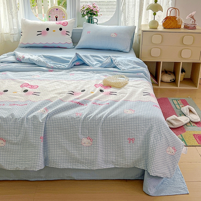 91家纺网 家纺一手货源 找家纺 小桃姐家纺 2026新款泡芙棉双层纱夏被空调被四件套小清新泡泡纱夏被卡通夏凉被空调被 蓝格Kitty