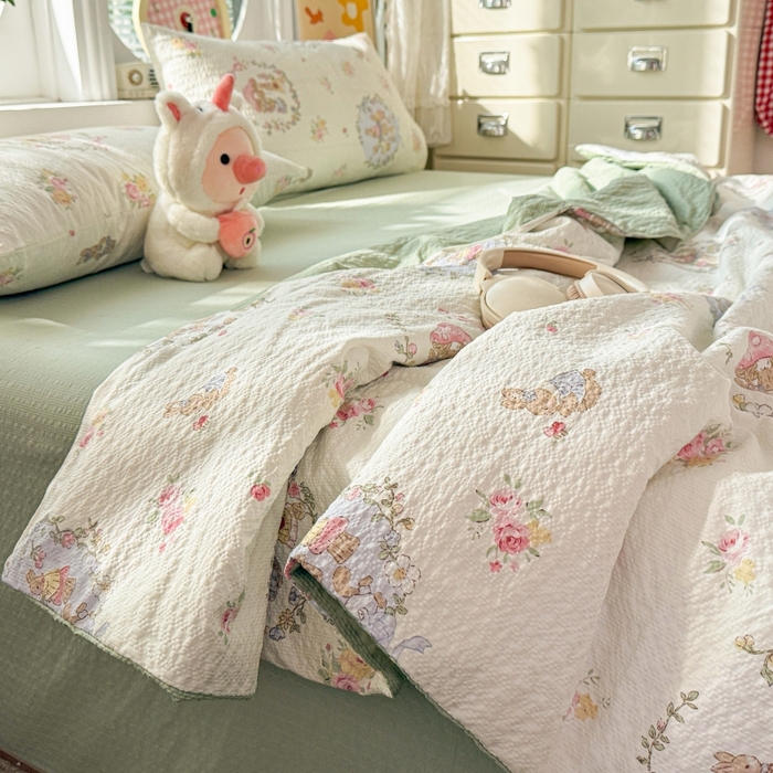 91家纺网 家纺一手货源 找家纺 小桃姐家纺 2026新款泡芙棉双层纱夏被空调被四件套小清新泡泡纱夏被卡通夏凉被空调被 童话