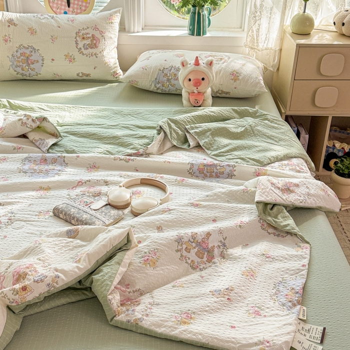91家纺网 家纺一手货源 找家纺 小桃姐家纺 2026新款泡芙棉双层纱夏被空调被四件套小清新泡泡纱夏被卡通夏凉被空调被 童话
