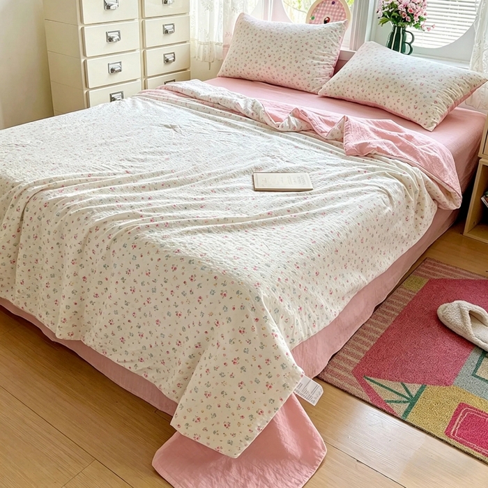 91家纺网 家纺一手货源 找家纺 小桃姐家纺 2026新款泡芙棉双层纱夏被空调被四件套小清新泡泡纱夏被卡通夏凉被空调被 花町