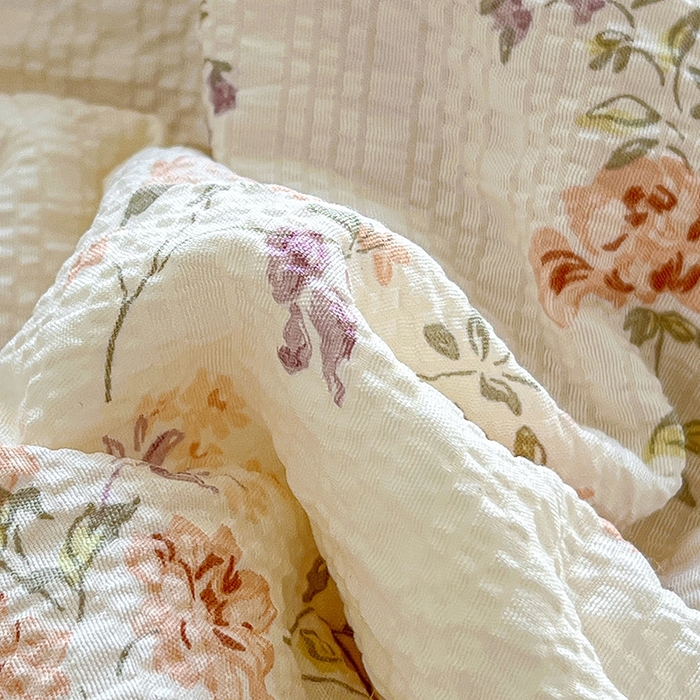 91家纺网 家纺一手货源 找家纺 小桃姐家纺 2026新款泡芙棉双层纱夏被空调被四件套小清新泡泡纱夏被卡通夏凉被空调被 初晴