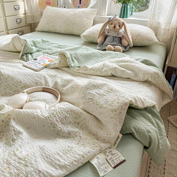 91家纺网 家纺一手货源 找家纺 小桃姐家纺 2026新款泡芙棉双层纱夏被空调被四件套小清新泡泡纱夏被卡通夏凉被空调被 浅春
