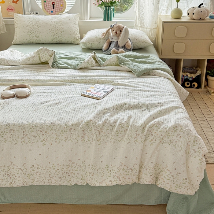 91家纺网 家纺一手货源 找家纺 小桃姐家纺 2026新款泡芙棉双层纱夏被空调被四件套小清新泡泡纱夏被卡通夏凉被空调被 浅春