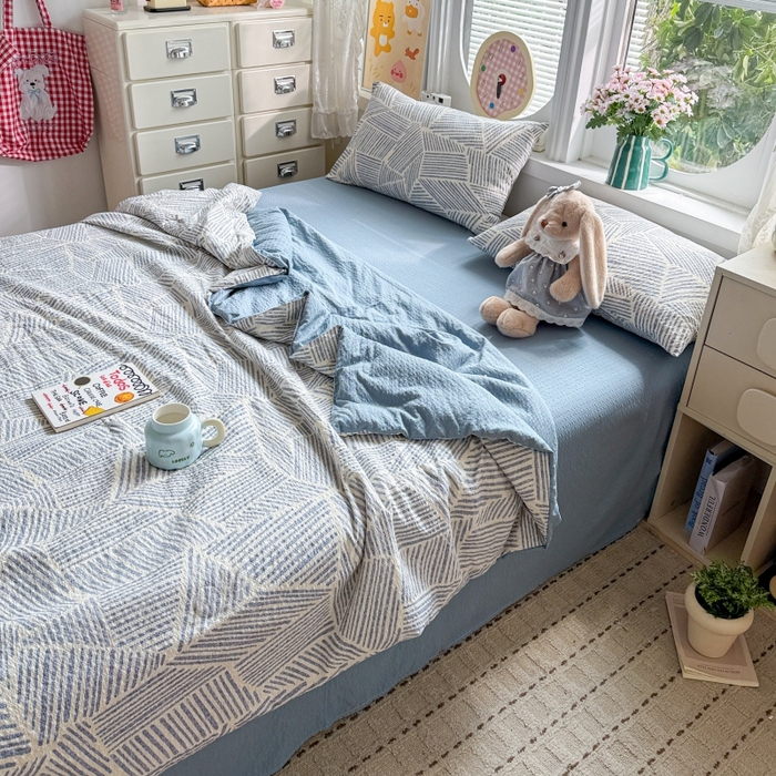 91家纺网 家纺一手货源 找家纺 小桃姐家纺 2026新款泡芙棉双层纱夏被空调被四件套小清新泡泡纱夏被卡通夏凉被空调被 蓝条纹