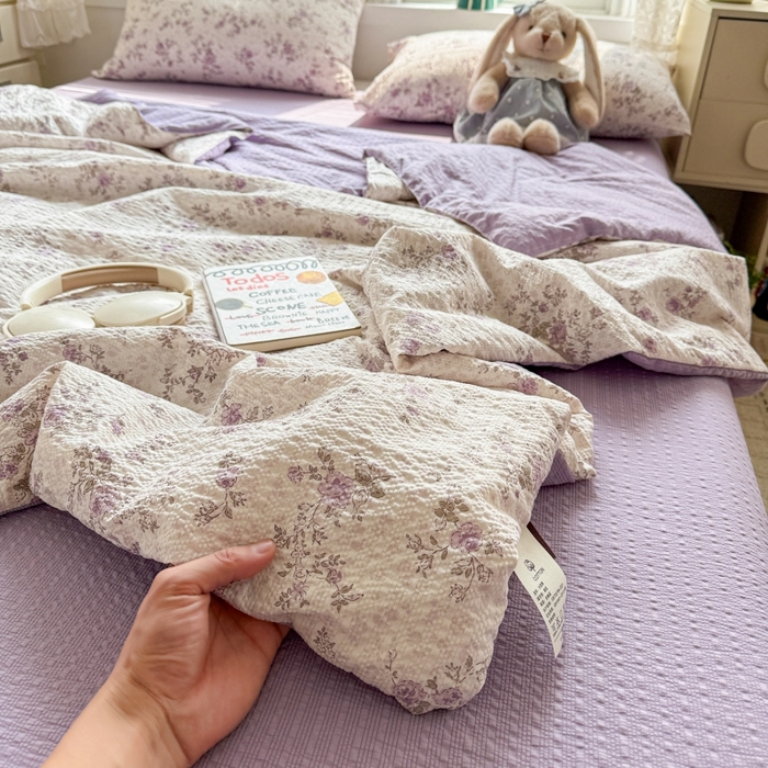 91家纺网 家纺一手货源 找家纺 小桃姐家纺 2026新款泡芙棉双层纱夏被空调被四件套小清新泡泡纱夏被卡通夏凉被空调被 紫韵