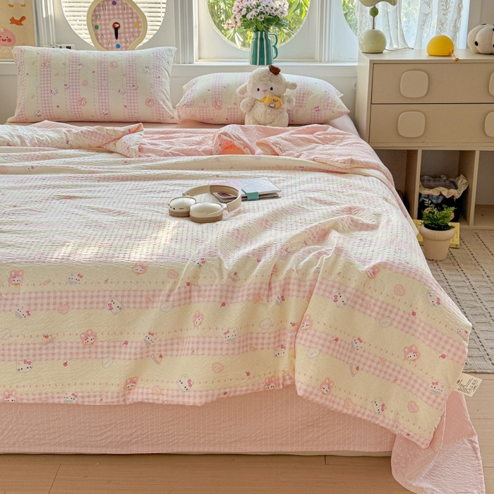 91家纺网 家纺一手货源 找家纺 小桃姐家纺 2026新款泡芙棉双层纱夏被空调被四件套小清新泡泡纱夏被卡通夏凉被空调被 奶油kitty