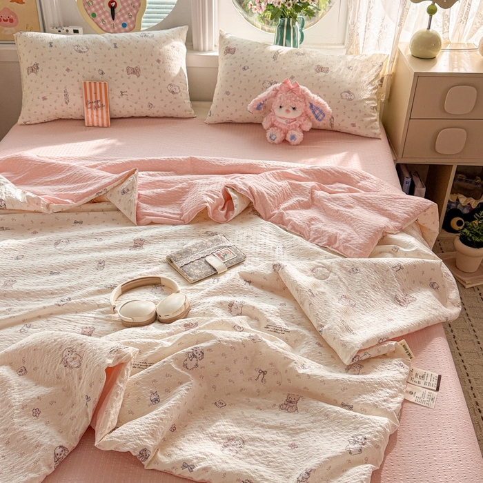 91家纺网 家纺一手货源 找家纺 小桃姐家纺 2026新款泡芙棉双层纱夏被空调被四件套小清新泡泡纱夏被卡通夏凉被空调被 花仙兔