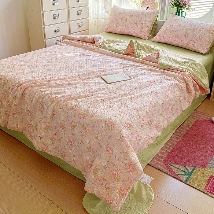 91家纺网 家纺一手货源 找家纺 小桃姐家纺 2026新款泡芙棉双层纱夏被空调被四件套小清新泡泡纱夏被卡通夏凉被空调被 知晓