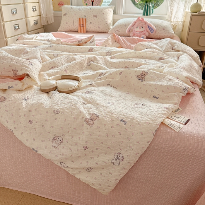 91家纺网 家纺一手货源 找家纺 小桃姐家纺 2026新款泡芙棉双层纱夏被空调被四件套小清新泡泡纱夏被卡通夏凉被空调被 花仙兔