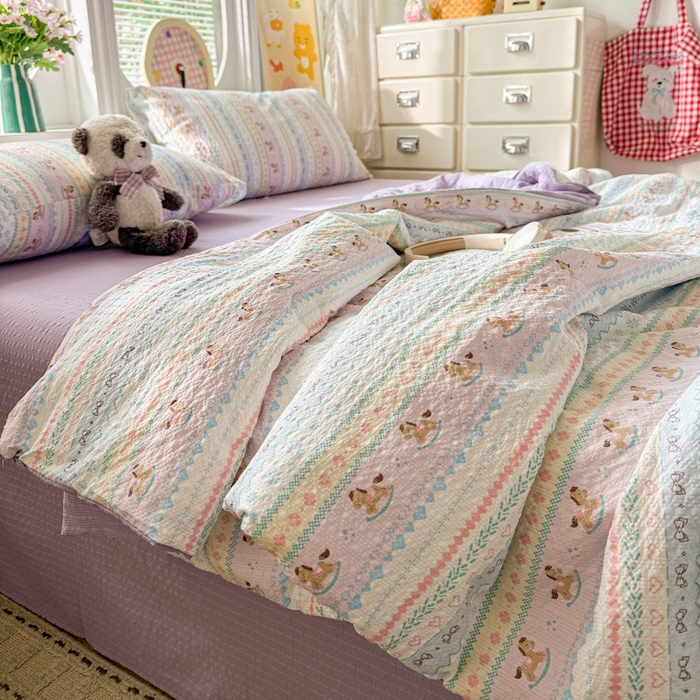 91家纺网 家纺一手货源 找家纺 小桃姐家纺 2026新款泡芙棉双层纱夏被空调被四件套小清新泡泡纱夏被卡通夏凉被空调被 彩虹木马