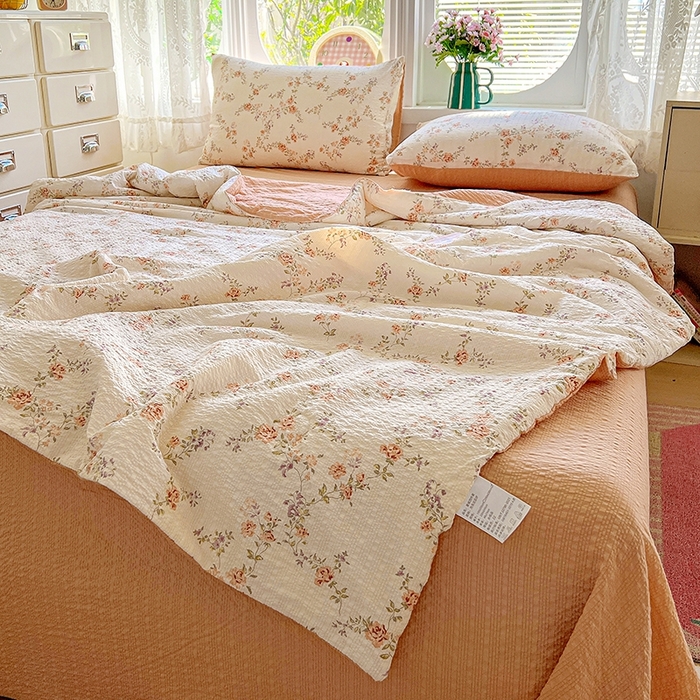 91家纺网 家纺一手货源 找家纺 小桃姐家纺 2026新款泡芙棉双层纱夏被空调被四件套小清新泡泡纱夏被卡通夏凉被空调被 初晴