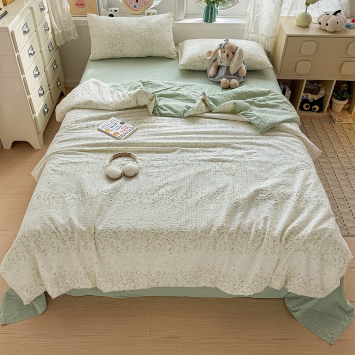 91家纺网 家纺一手货源 找家纺 小桃姐家纺 2026新款泡芙棉双层纱夏被空调被四件套小清新泡泡纱夏被卡通夏凉被空调被 浅春