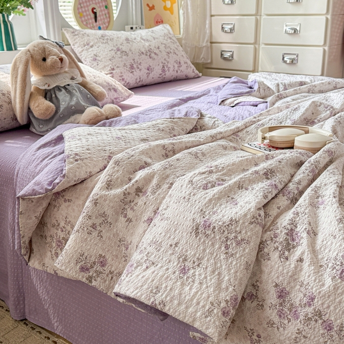 91家纺网 家纺一手货源 找家纺 小桃姐家纺 2026新款泡芙棉双层纱夏被空调被四件套小清新泡泡纱夏被卡通夏凉被空调被 紫韵