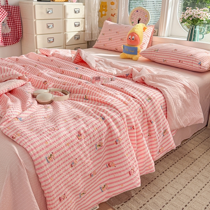 91家纺网 家纺一手货源 找家纺 小桃姐家纺 2026新款泡芙棉双层纱夏被空调被四件套小清新泡泡纱夏被卡通夏凉被空调被 粉色星星