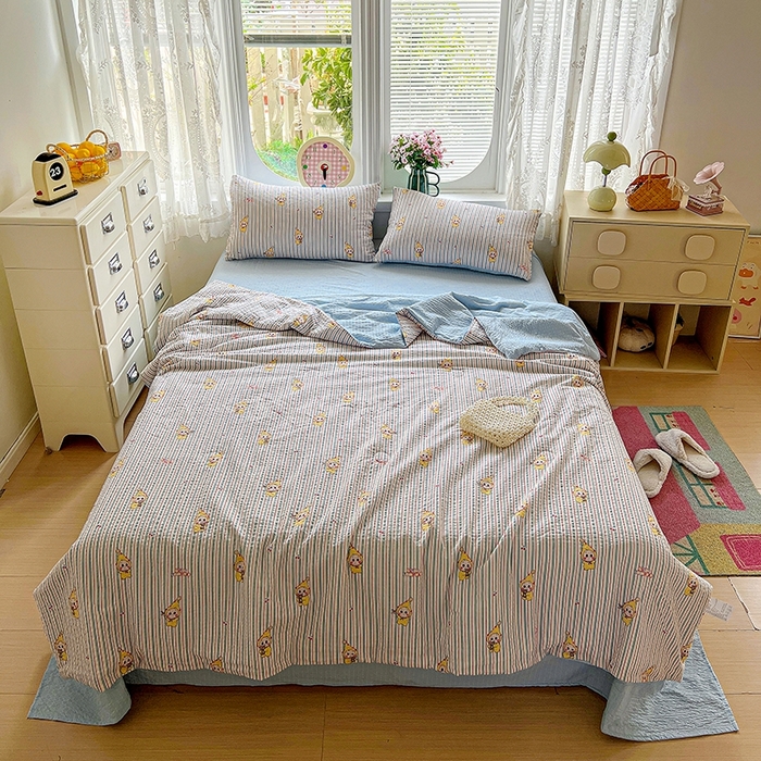 91家纺网 家纺一手货源 找家纺 小桃姐家纺 2026新款泡芙棉双层纱夏被空调被四件套小清新泡泡纱夏被卡通夏凉被空调被 线条星星