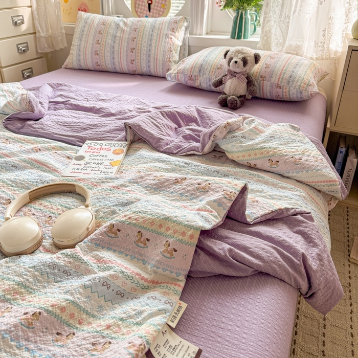 91家纺网 家纺一手货源 找家纺 小桃姐家纺 2026新款泡芙棉双层纱夏被空调被四件套小清新泡泡纱夏被卡通夏凉被空调被 彩虹木马