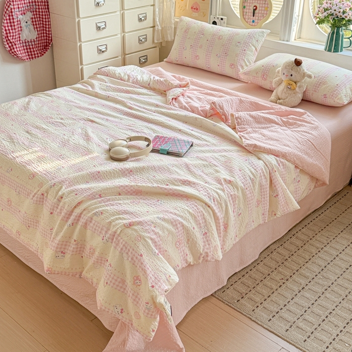 91家纺网 家纺一手货源 找家纺 小桃姐家纺 2026新款泡芙棉双层纱夏被空调被四件套小清新泡泡纱夏被卡通夏凉被空调被 奶油kitty