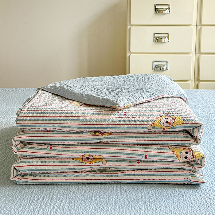 91家纺网 家纺一手货源 找家纺 小桃姐家纺 2026新款泡芙棉双层纱夏被空调被四件套小清新泡泡纱夏被卡通夏凉被空调被 线条星星