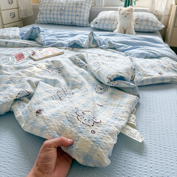 91家纺网 家纺一手货源 找家纺 小桃姐家纺 2026新款泡芙棉双层纱夏被空调被四件套小清新泡泡纱夏被卡通夏凉被空调被 修狗狗