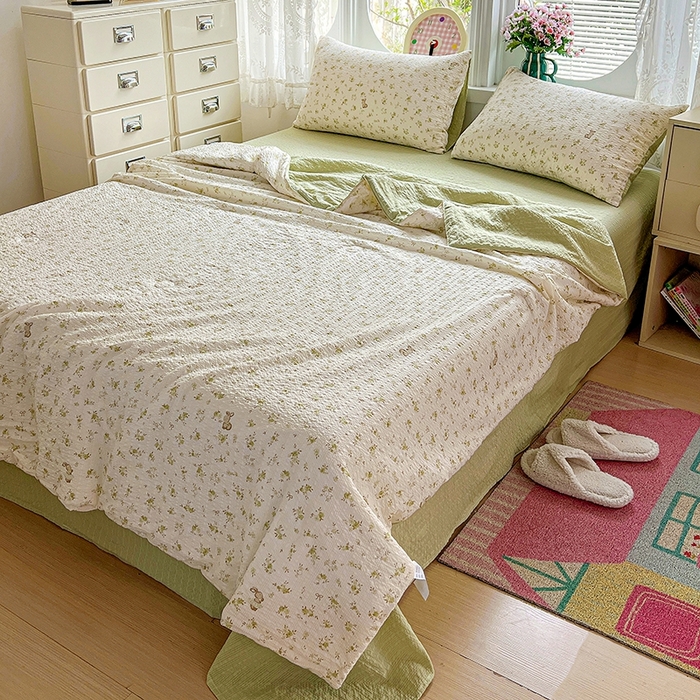 91家纺网 家纺一手货源 找家纺 小桃姐家纺 2026新款泡芙棉双层纱夏被空调被四件套小清新泡泡纱夏被卡通夏凉被空调被 绿茵兔