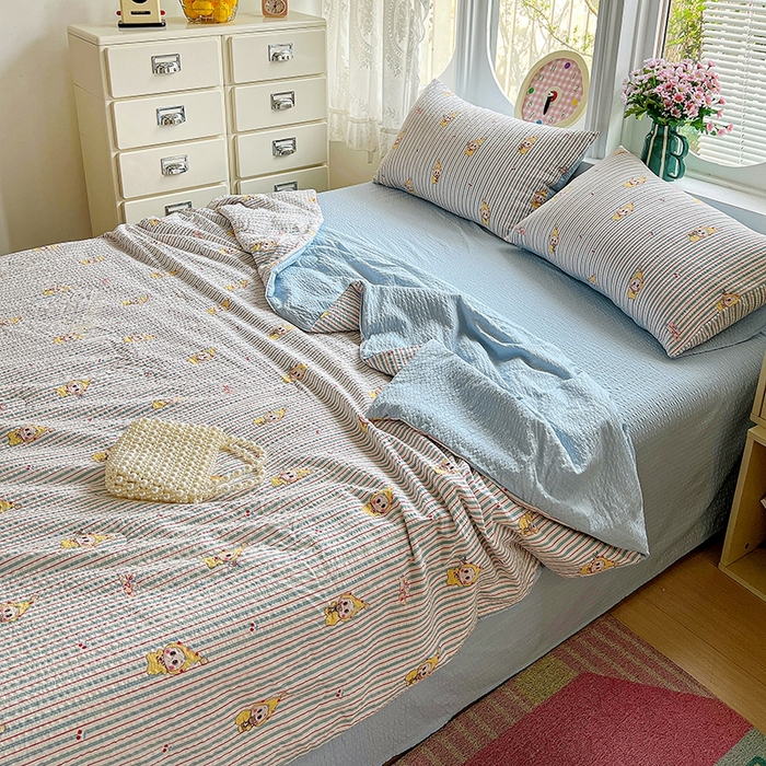 91家纺网 家纺一手货源 找家纺 小桃姐家纺 2026新款泡芙棉双层纱夏被空调被四件套小清新泡泡纱夏被卡通夏凉被空调被 线条星星