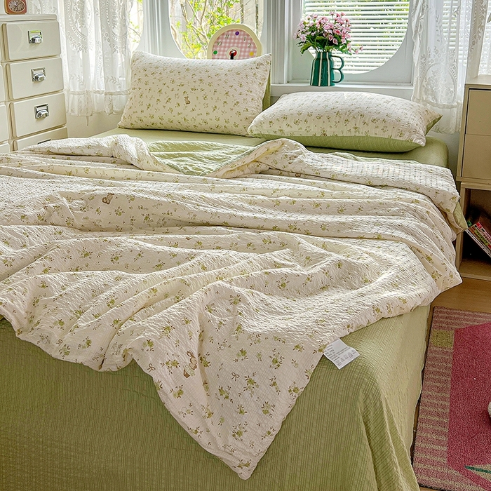 91家纺网 家纺一手货源 找家纺 小桃姐家纺 2026新款泡芙棉双层纱夏被空调被四件套小清新泡泡纱夏被卡通夏凉被空调被 绿茵兔